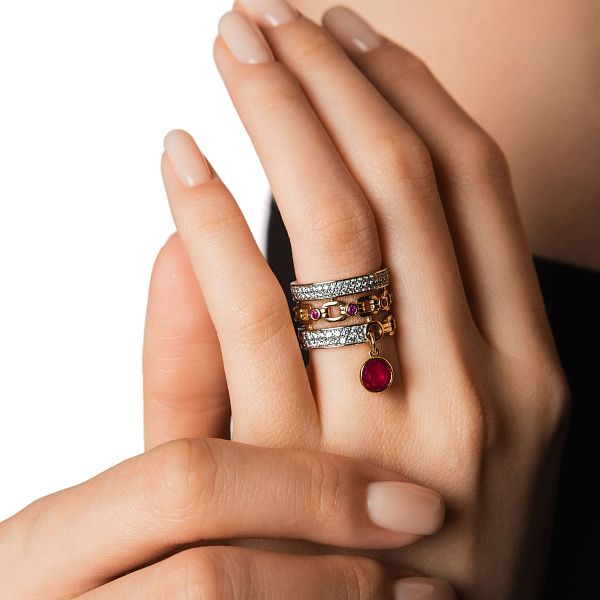Кольцо из желтого золота с рубином 1.07 ct и бриллиантами
