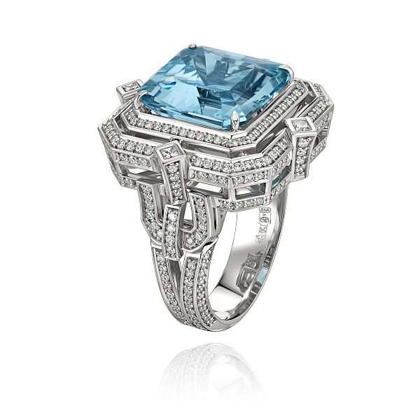 Кольцо из белого золота с бриллиантами и аквамарином 9.76 ct