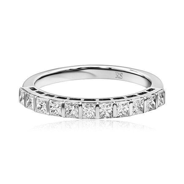 Кольцо из белого золота с бриллиантами