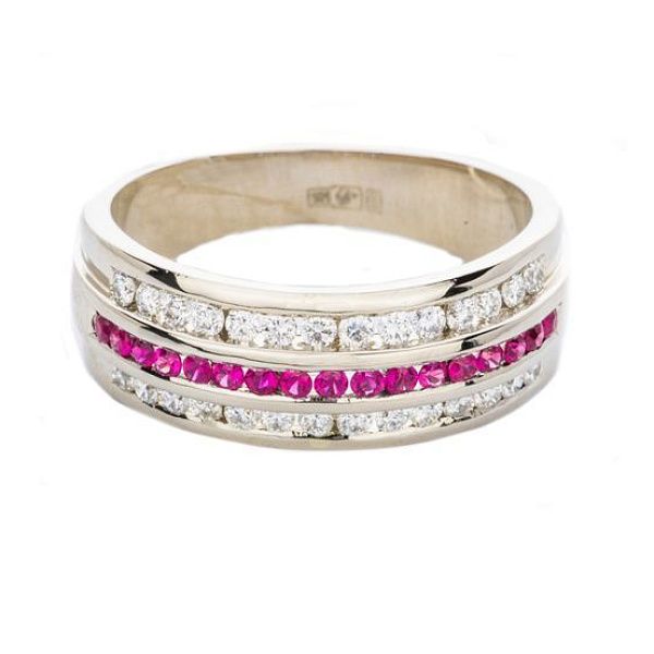 Кольцо из белого золота с рубинами и бриллиантами