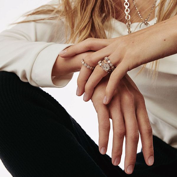 Кольцо из белого золота с бриллиантами