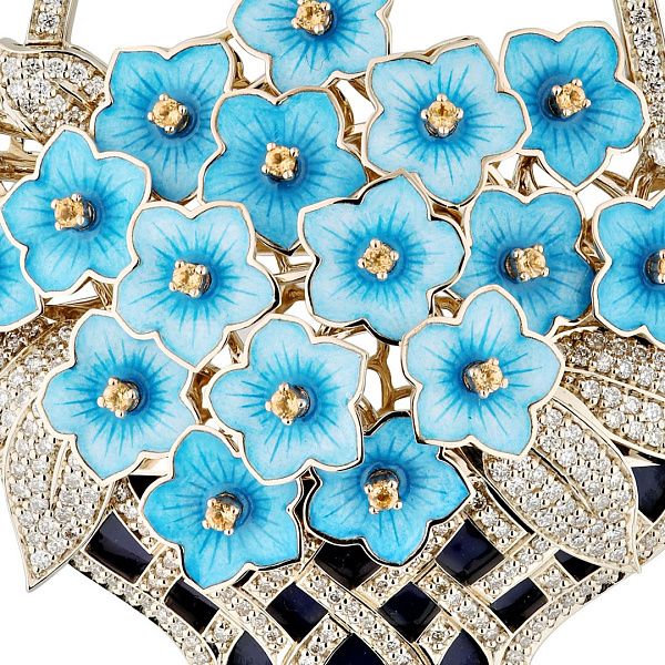 Брошь из белого золота с бриллиантами и цитринами