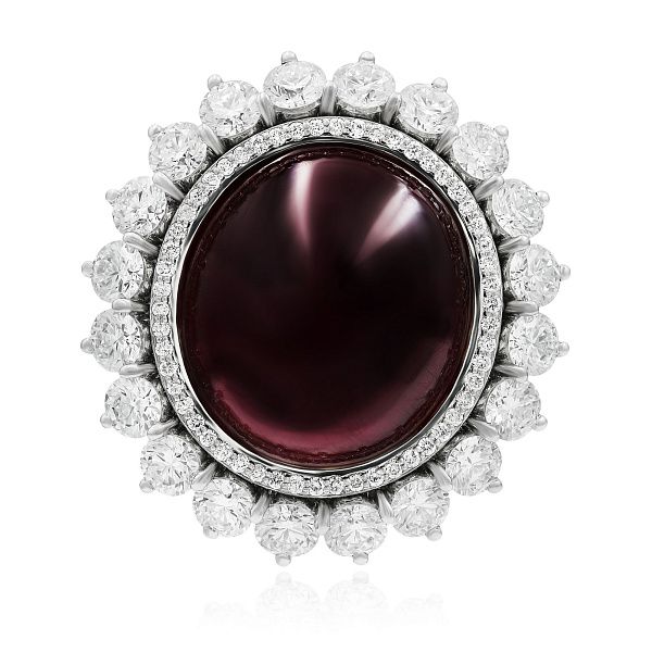 Кольцо из белого золота с рубином 35.65 ct и бриллиантами