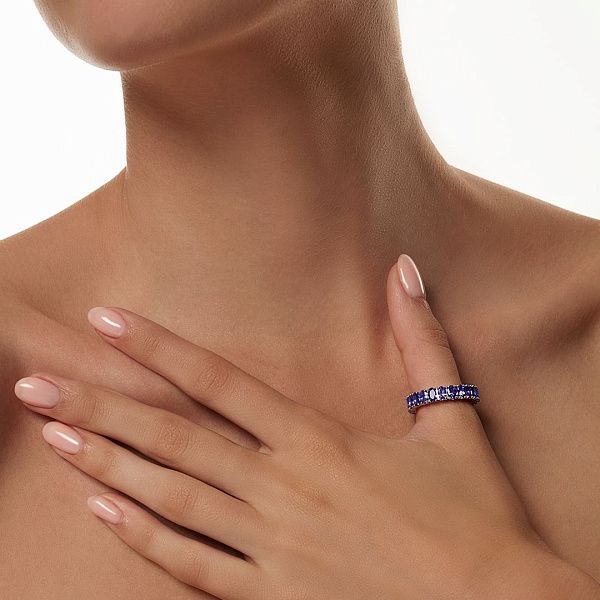 Кольцо из белого золота с танзанитами