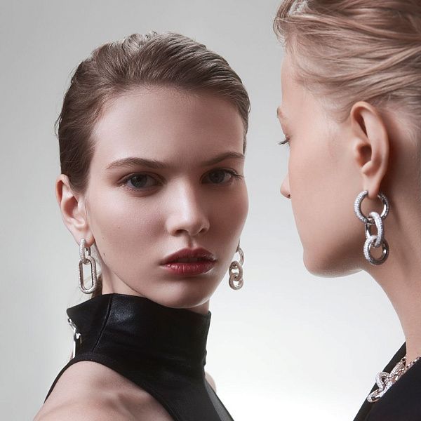 Серьги из белого золота с бриллиантами