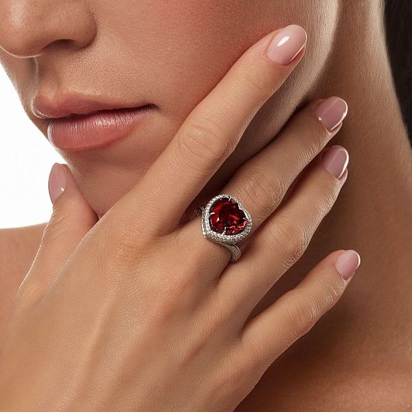 Кольцо из белого золота с турмалином 1.14 ct и бриллиантами