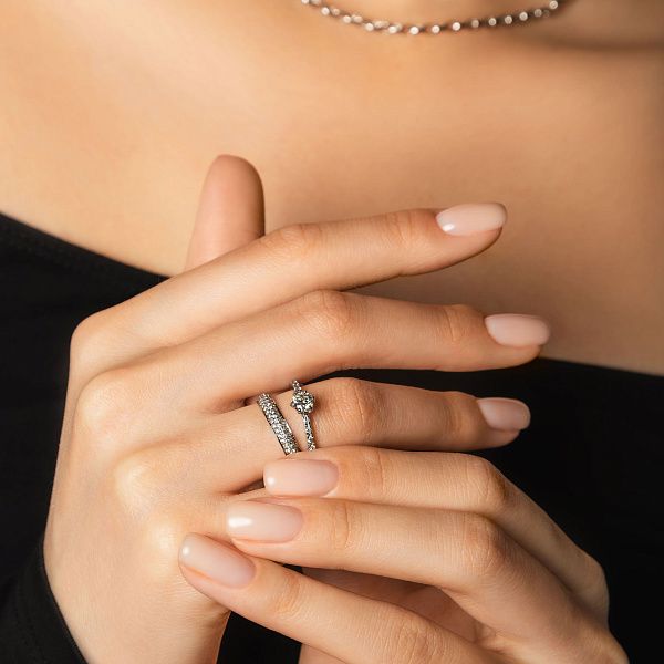 Кольцо из белого золота с бриллиантами