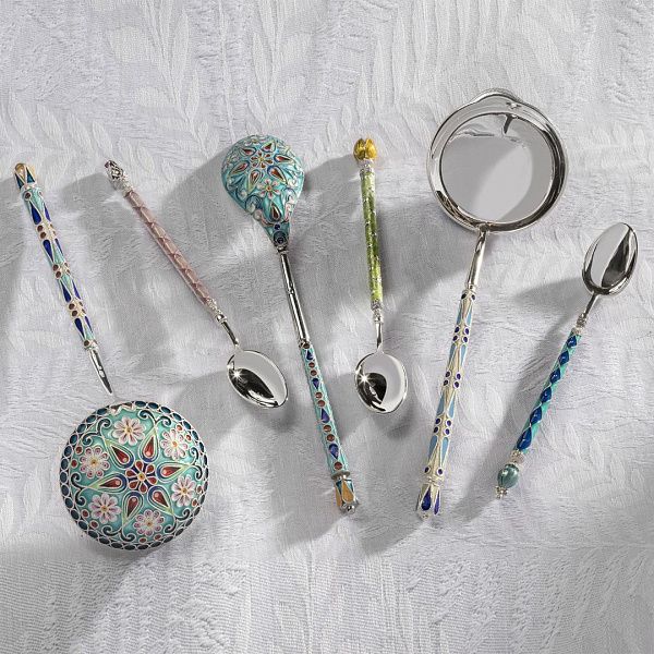 Ложка кофейная из серебра с корундом