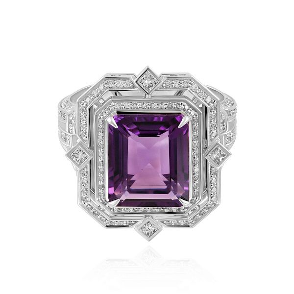 Кольцо из белого золота с бриллиантами и аметистом 5.2 ct