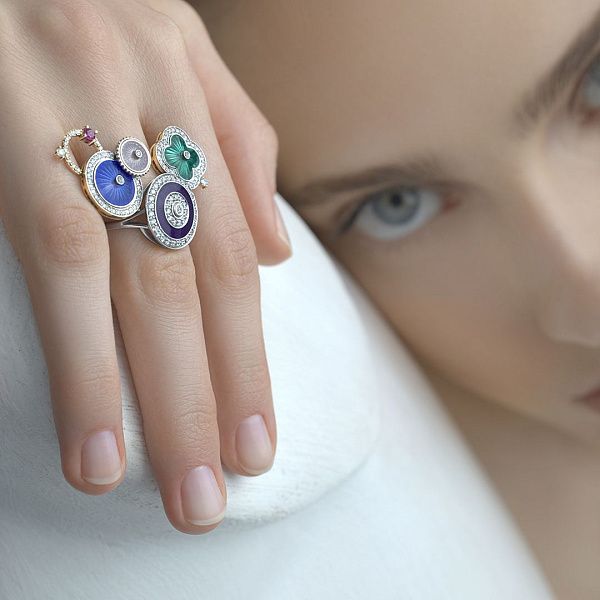 Кольцо из желтого золота с рубином и бриллиантами