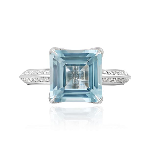 Кольцо из белого золота с бриллиантами и аквамарином 4.09 ct