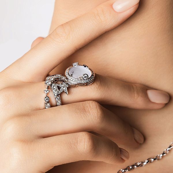 Кольцо из белого золота с бриллиантами и лунным камнем 1.27 ct