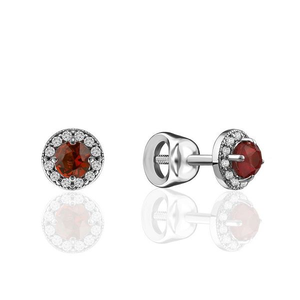 Пусеты из белого золота с бриллиантами и альмандинами