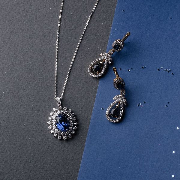 Серьги из желтого золота с сапфирами и бриллиантами