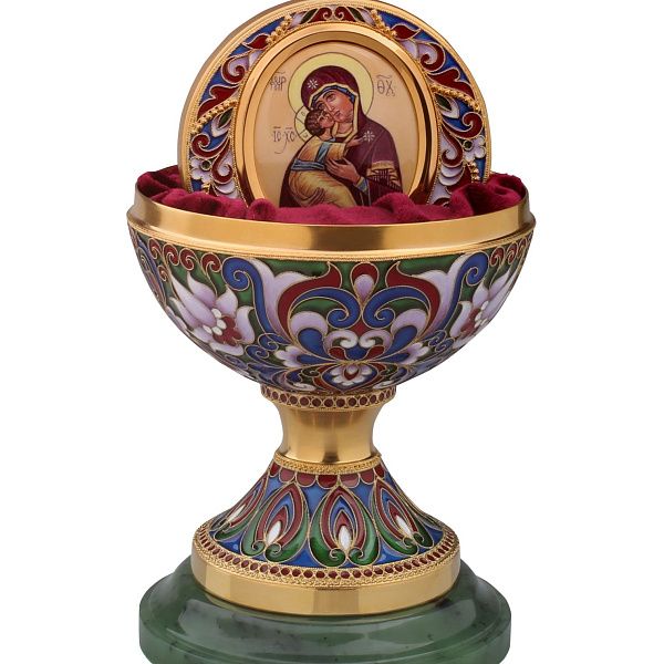 Яйцо-шкатулка «Душа России» из серебра с нефритом и альмандинами