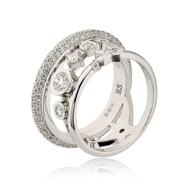 Кольцо из белого золота с бриллиантами