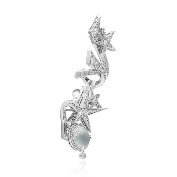 Серьга из белого золота с лунным камнем и бриллиантами