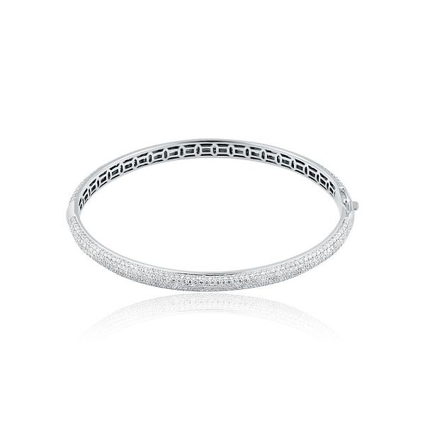 Браслет из белого золота с бриллиантами