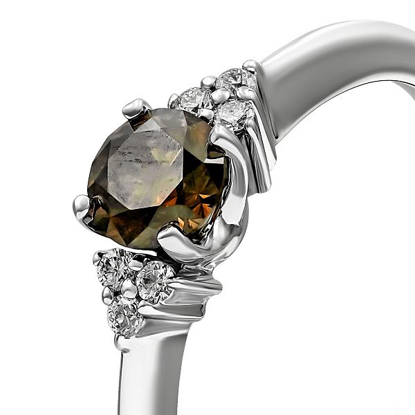 Кольцо из белого золота с коньячным бриллиантом
