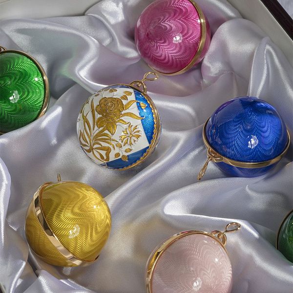 Елочный шар