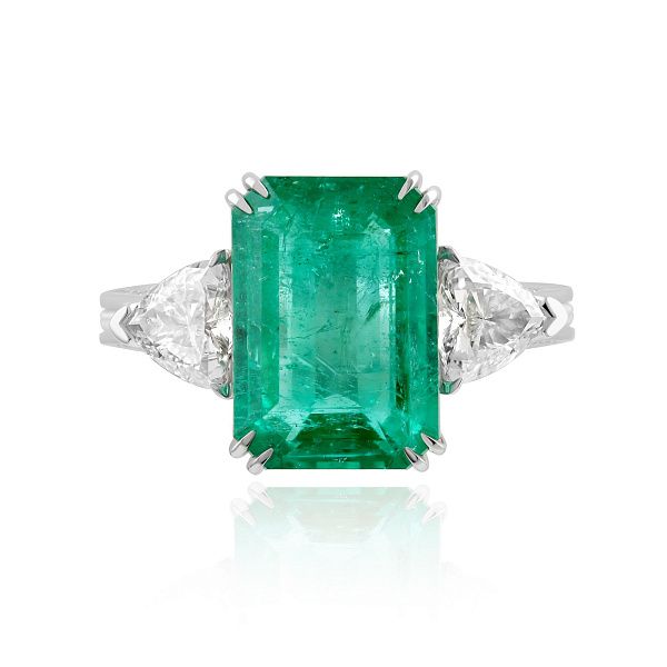 Кольцо из белого золота с бриллиантами и изумрудом 7.57 ct