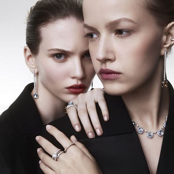 Серьги из белого золота с бриллиантами и кварцами 4.6 ct