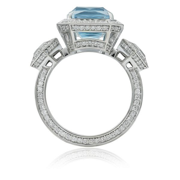 Кольцо из белого золота с аквамарином 6.1 ct и бриллиантами