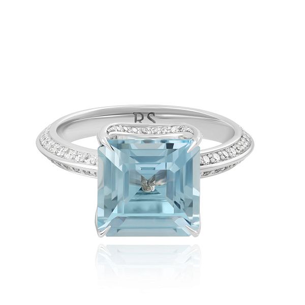 Кольцо из белого золота с бриллиантами и аквамарином 4.09 ct